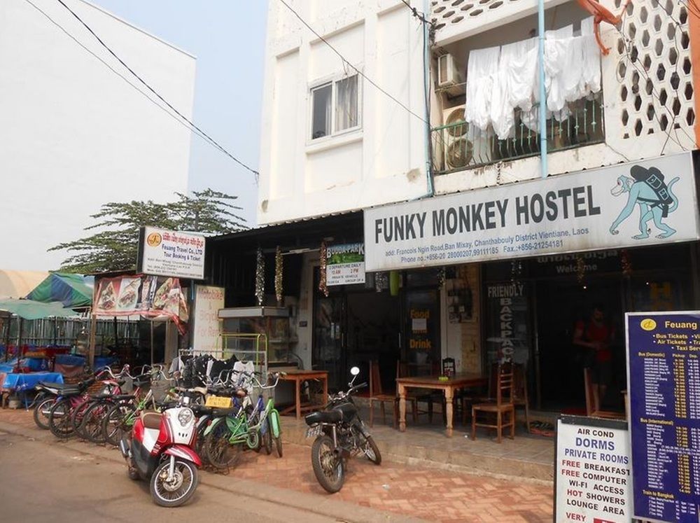 Funky Monkey Hostel Vientiane Exterior foto